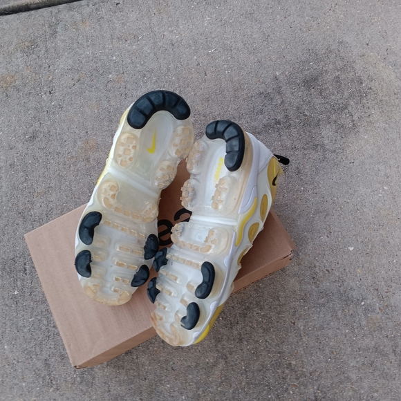 2019 Nike Air VaporMax Plus 'Sunshine Yellow' 7Y (8½W) - Picture 7 of 10